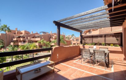 Resale - Apartment - Middle Floor Apartment - Estepona - Estepona Centro