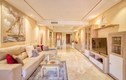 Resale - Apartment - Middle Floor Apartment - Estepona - Estepona Centro