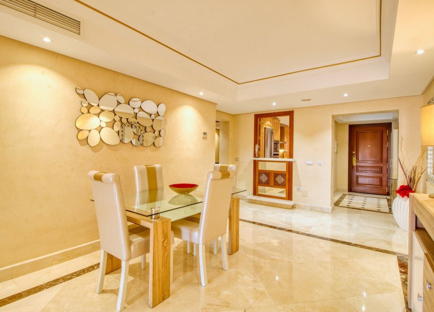 Resale - Apartment - Middle Floor Apartment - Estepona - Estepona Centro