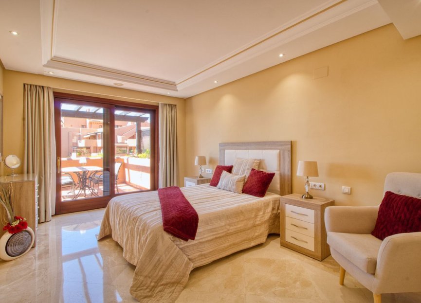 Resale - Apartment - Middle Floor Apartment - Estepona - Estepona Centro
