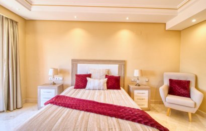 Resale - Apartment - Middle Floor Apartment - Estepona - Estepona Centro