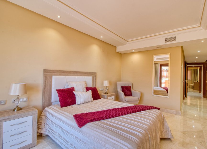 Resale - Apartment - Middle Floor Apartment - Estepona - Estepona Centro