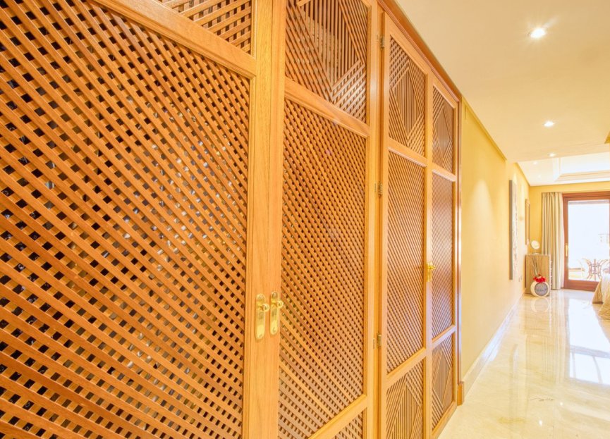 Resale - Apartment - Middle Floor Apartment - Estepona - Estepona Centro