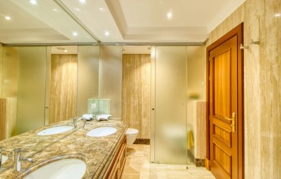 Resale - Apartment - Middle Floor Apartment - Estepona - Estepona Centro