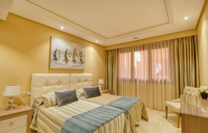 Resale - Apartment - Middle Floor Apartment - Estepona - Estepona Centro