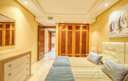 Resale - Apartment - Middle Floor Apartment - Estepona - Estepona Centro