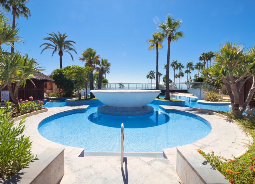 Resale - Apartment - Middle Floor Apartment - Estepona - Estepona Centro