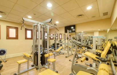 Resale - Apartment - Middle Floor Apartment - Estepona - Estepona Centro