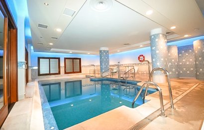 Resale - Apartment - Middle Floor Apartment - Estepona - Estepona Centro