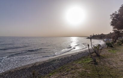 Resale - Apartment - Middle Floor Apartment - Estepona - Estepona Centro