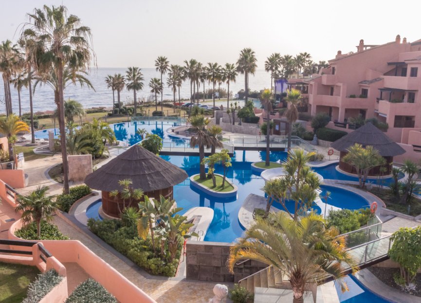 Resale - Apartment - Middle Floor Apartment - Estepona - Estepona Centro