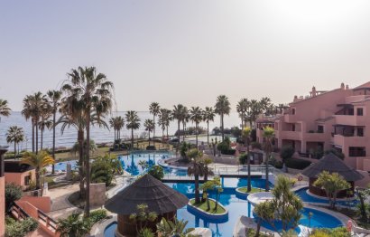 Resale - Apartment - Middle Floor Apartment - Estepona - Estepona Centro