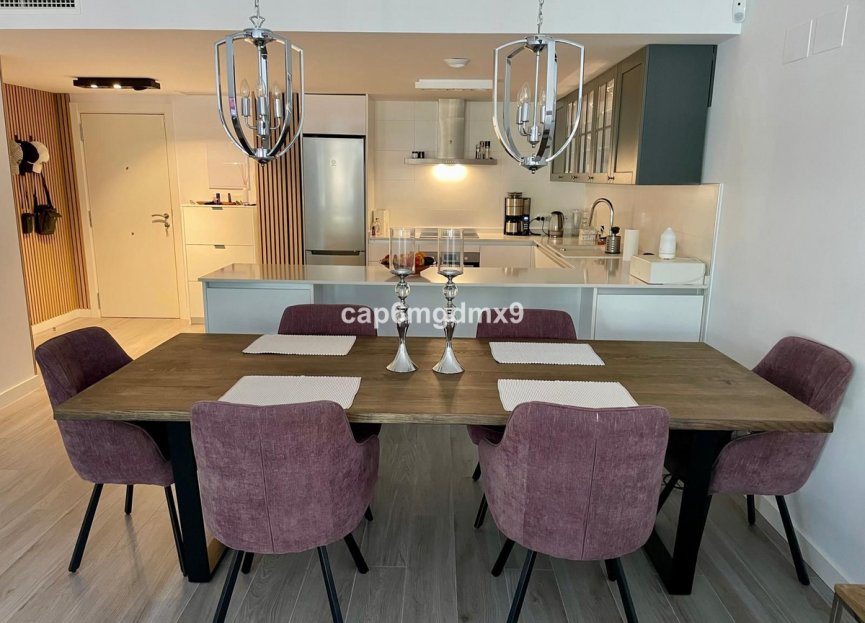 Resale - Apartment - Middle Floor Apartment - Benahavís - Benahavís Centro