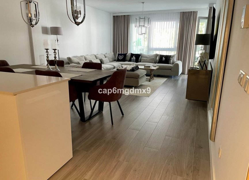 Resale - Apartment - Middle Floor Apartment - Benahavís - Benahavís Centro