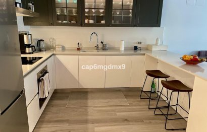 Resale - Apartment - Middle Floor Apartment - Benahavís - Benahavís Centro