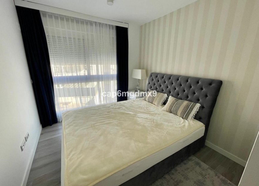 Resale - Apartment - Middle Floor Apartment - Benahavís - Benahavís Centro