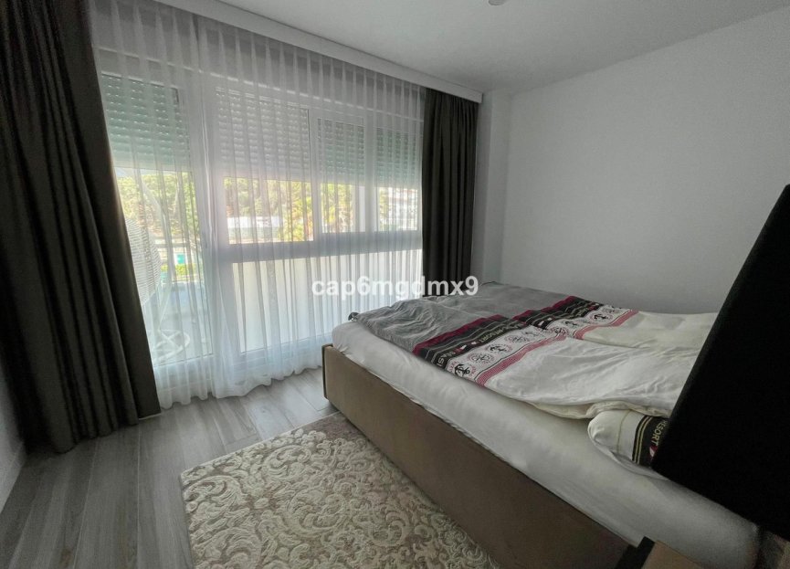 Resale - Apartment - Middle Floor Apartment - Benahavís - Benahavís Centro