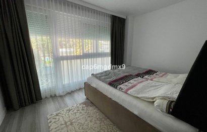 Resale - Apartment - Middle Floor Apartment - Benahavís - Benahavís Centro