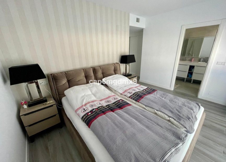 Resale - Apartment - Middle Floor Apartment - Benahavís - Benahavís Centro