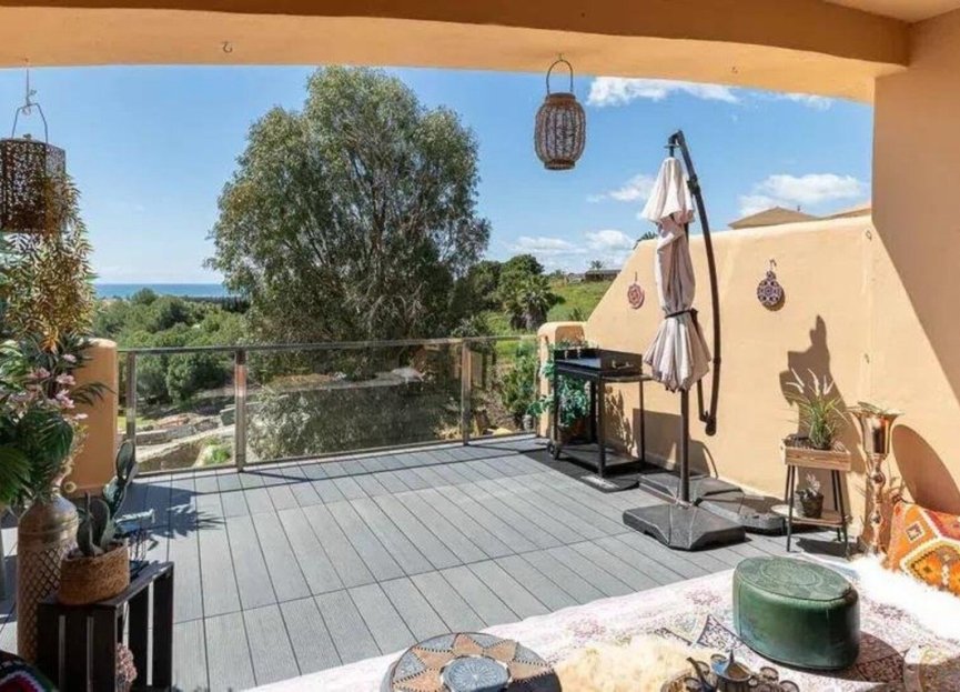 Resale - Apartment - Middle Floor Apartment - Estepona - Selwo