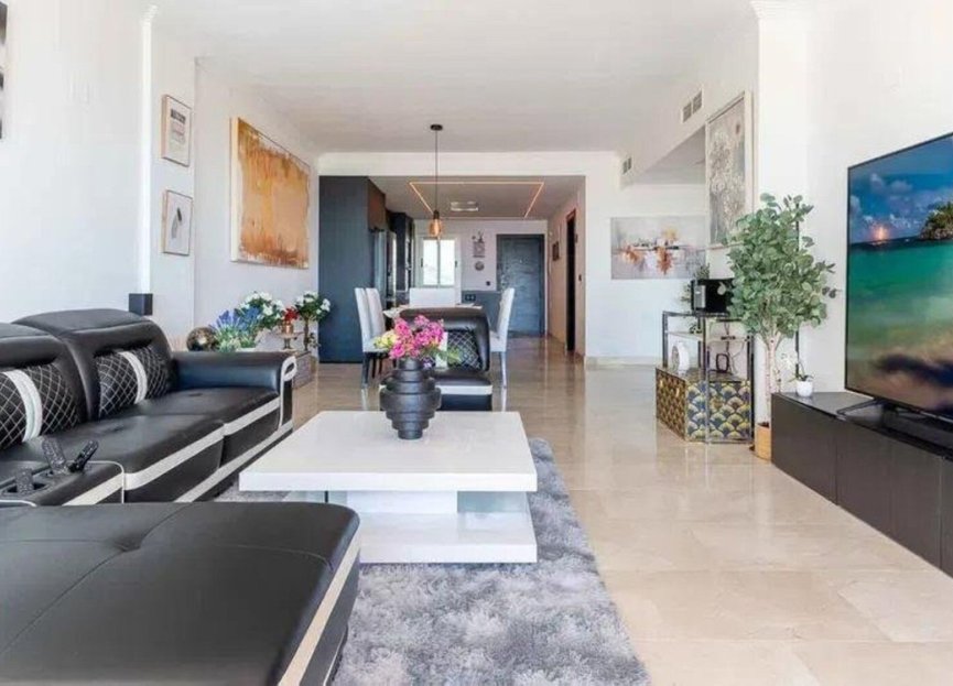 Resale - Apartment - Middle Floor Apartment - Estepona - Selwo