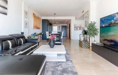 Resale - Apartment - Middle Floor Apartment - Estepona - Selwo