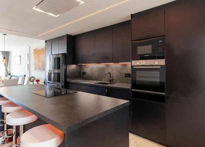 Resale - Apartment - Middle Floor Apartment - Estepona - Selwo