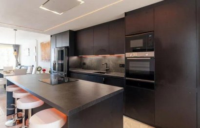 Resale - Apartment - Middle Floor Apartment - Estepona - Selwo