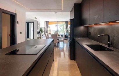 Resale - Apartment - Middle Floor Apartment - Estepona - Selwo