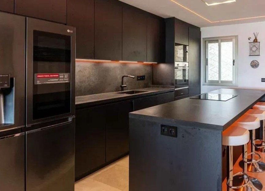 Resale - Apartment - Middle Floor Apartment - Estepona - Selwo