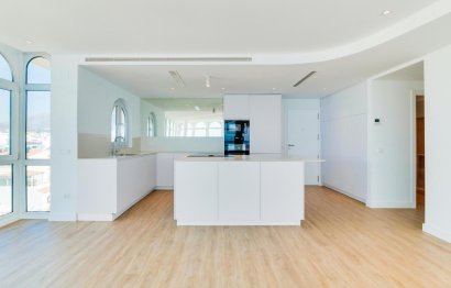 Resale - Apartment - Penthouse - Estepona - Estepona Centro