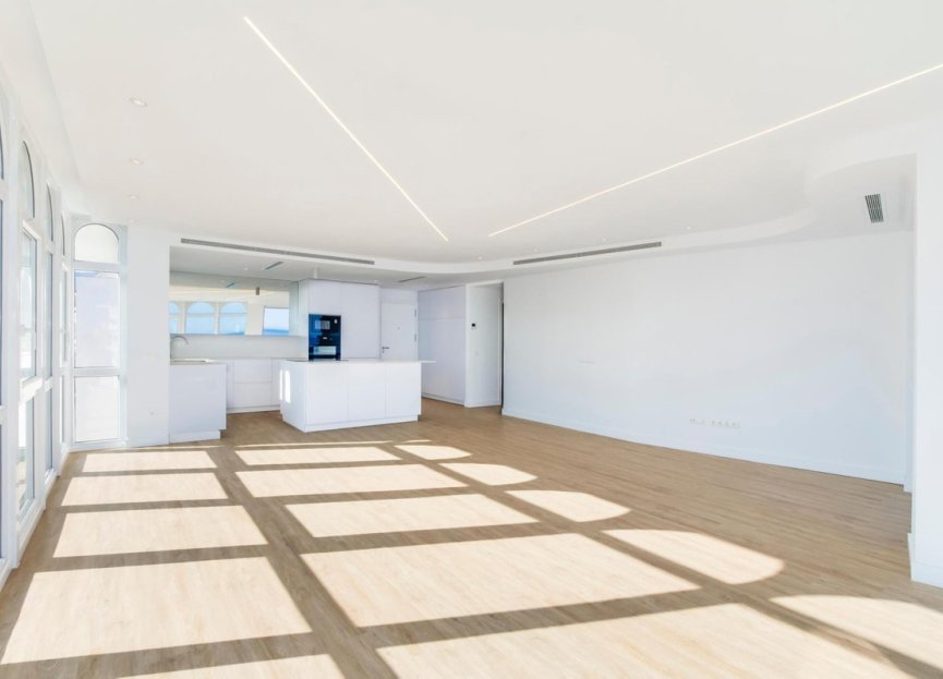 Resale - Apartment - Penthouse - Estepona - Estepona Centro