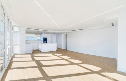 Resale - Apartment - Penthouse - Estepona - Estepona Centro