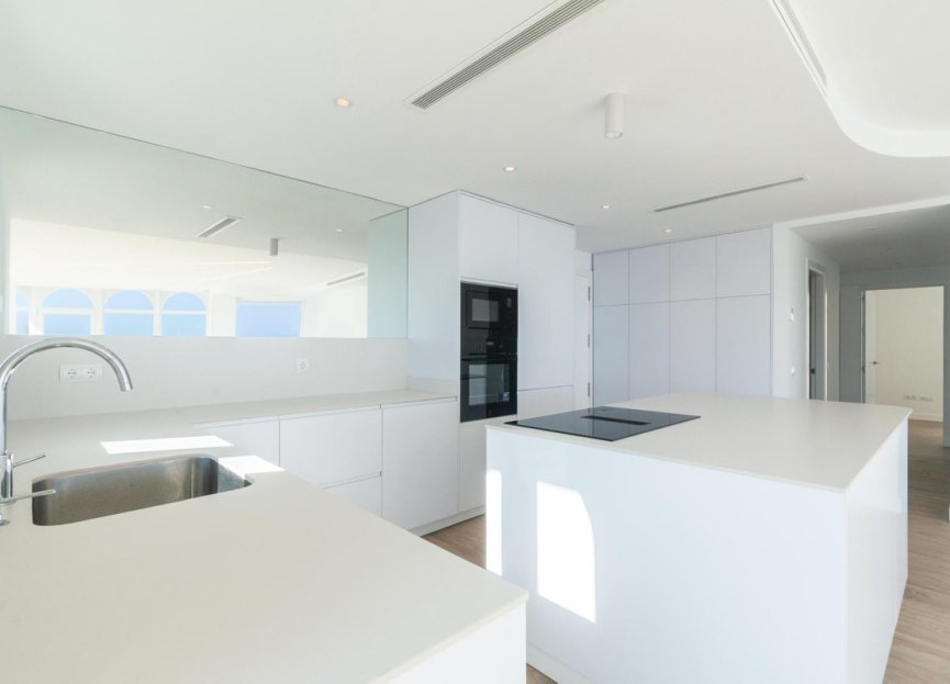 Resale - Apartment - Penthouse - Estepona - Estepona Centro