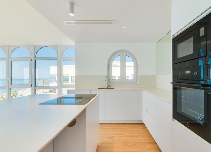 Resale - Apartment - Penthouse - Estepona - Estepona Centro