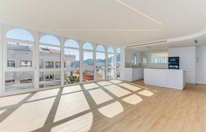 Resale - Apartment - Penthouse - Estepona - Estepona Centro