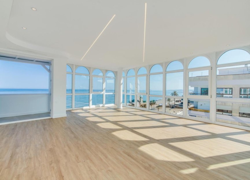 Resale - Apartment - Penthouse - Estepona - Estepona Centro