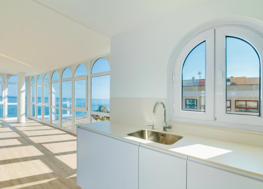 Resale - Apartment - Penthouse - Estepona - Estepona Centro