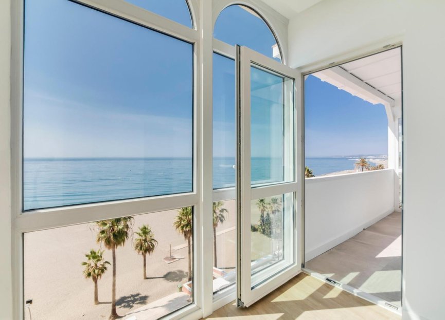 Resale - Apartment - Penthouse - Estepona - Estepona Centro
