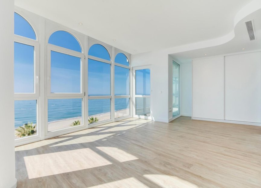 Resale - Apartment - Penthouse - Estepona - Estepona Centro