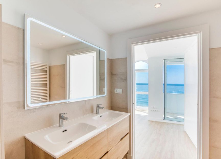 Resale - Apartment - Penthouse - Estepona - Estepona Centro