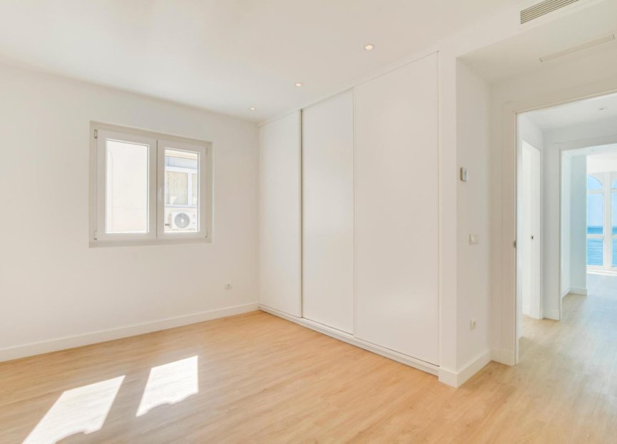 Resale - Apartment - Penthouse - Estepona - Estepona Centro