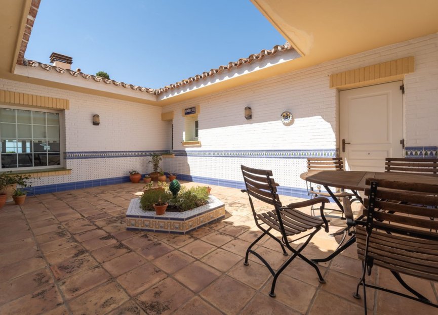 Resale - House - Detached Villa - Benalmádena - Benalmadena Costa