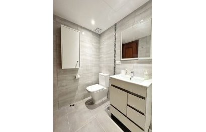 Resale - Apartment - Middle Floor Apartment - Fuengirola - Fuengirola Centro