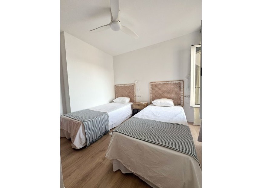 Resale - Apartment - Middle Floor Apartment - Fuengirola - Fuengirola Centro