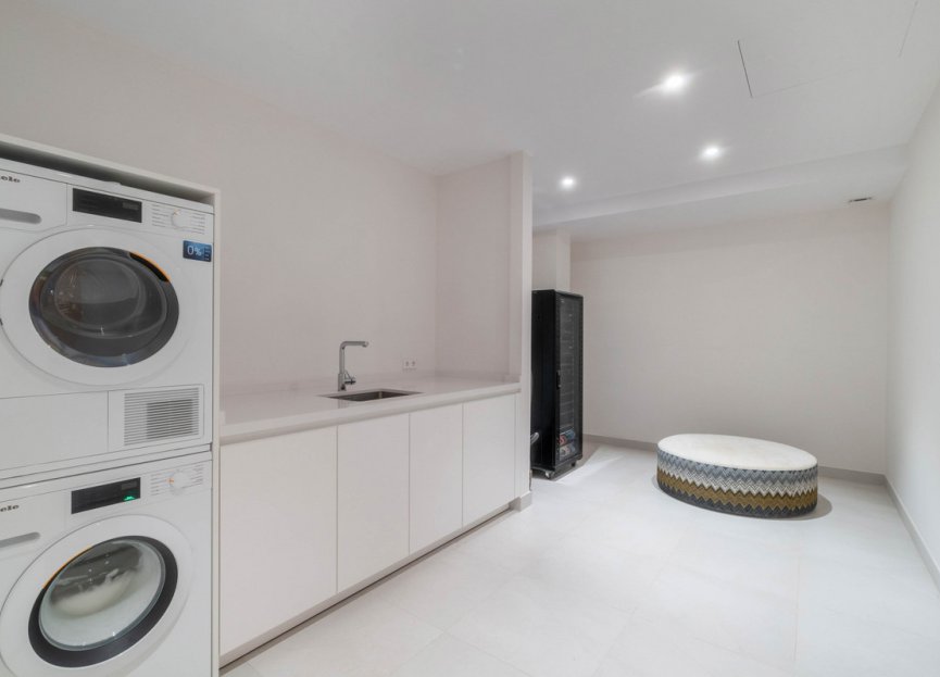 Reventa - House - Detached Villa - Marbella - Nueva Andalucia