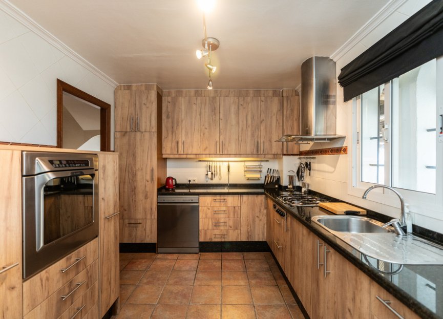 Resale - House - Townhouse - Casares - Casares Centro