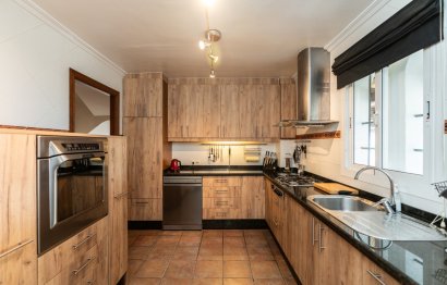 Resale - House - Townhouse - Casares - Casares Centro