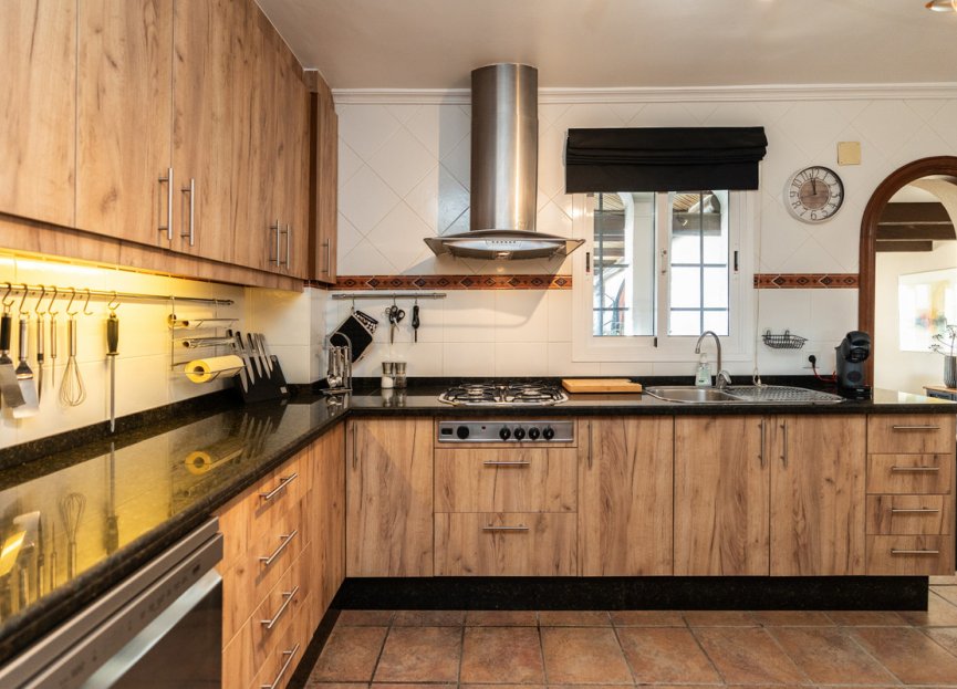 Resale - House - Townhouse - Casares - Casares Centro