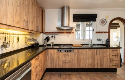 Resale - House - Townhouse - Casares - Casares Centro